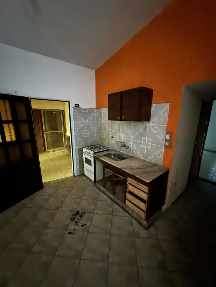 CASA A REFACCIONAR- BARRIO EL RETIRO- 3 CUADRAS DEL CENTRO- STA ROSA