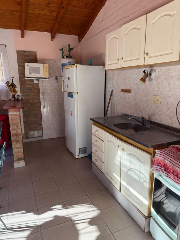 Complejo de 3 Cabañas- Gas natural y a una cuadra del Rio Santa Rosa