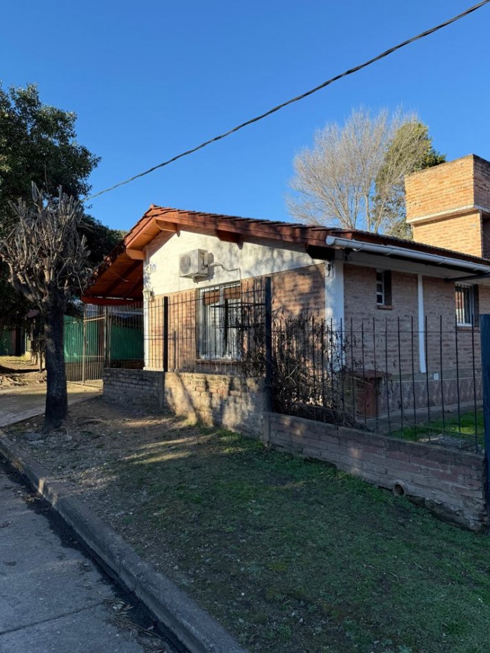 Complejo de 3 Cabañas- Gas natural y a una cuadra del Rio Santa Rosa